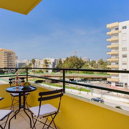 Light & Comfy Apartment W/ Pool & Balcony By Lovelystay Портиман Экстерьер фото